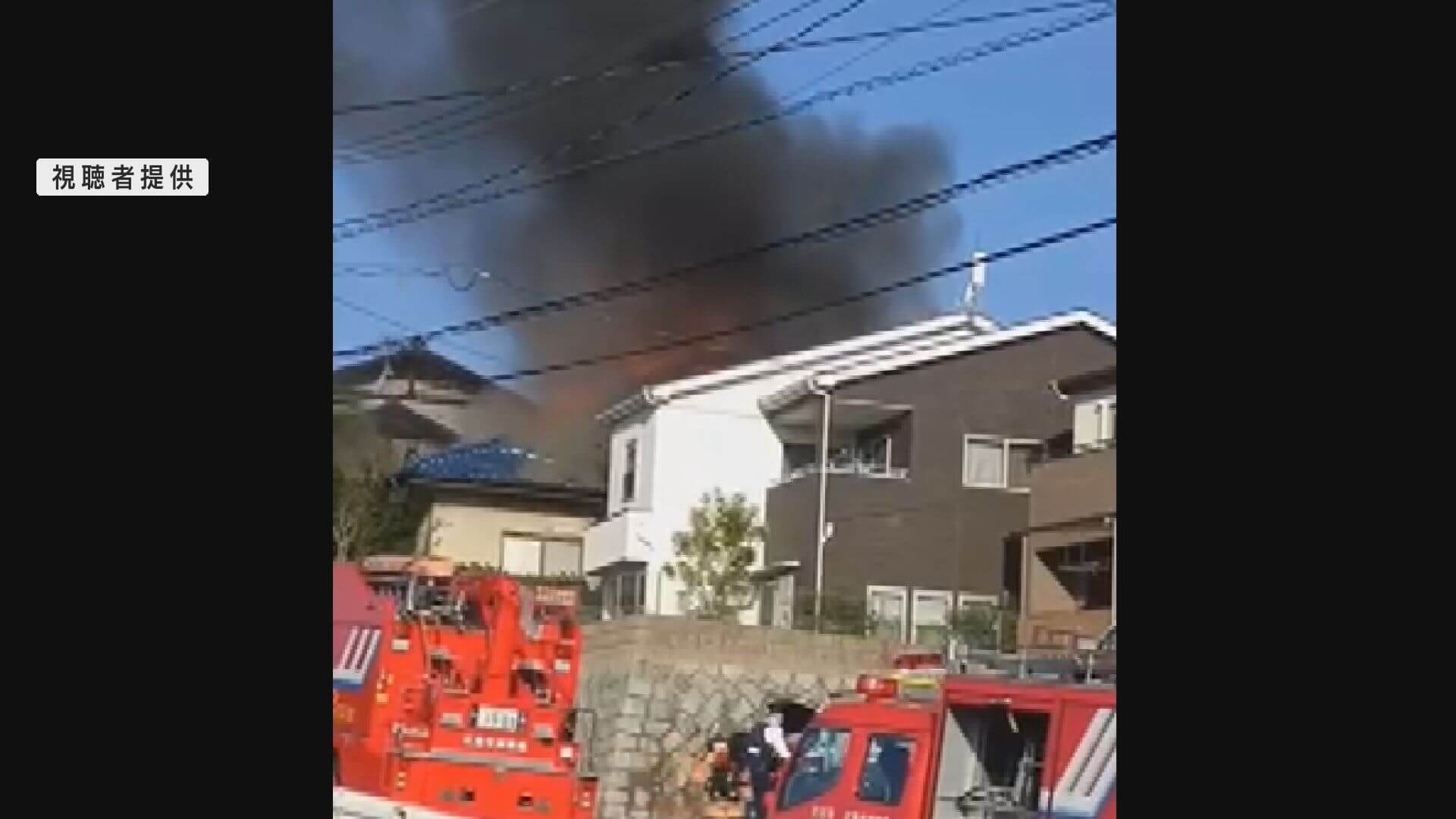 住宅全焼　住民の女性がケガ　佐伯区