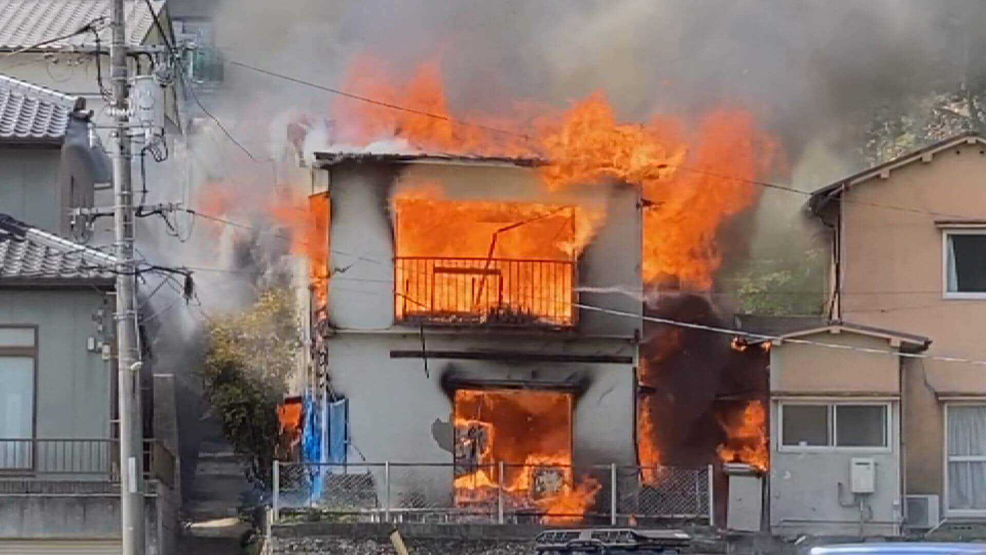 広島市東区で住宅全焼 ２人けが ニュース 報道 Home広島ホームテレビ