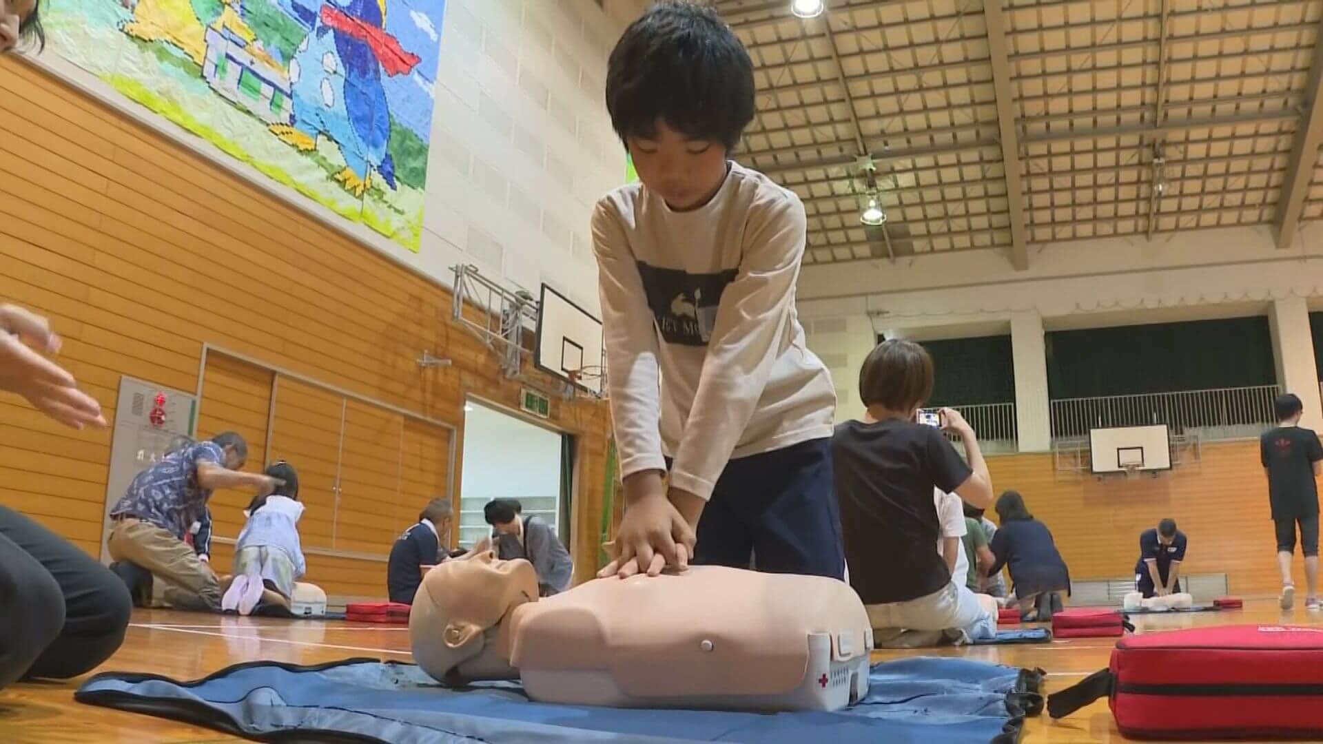 本格的な海水浴シーズン前に水難事故防止を親子で学ぶ　広島・呉市